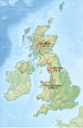 Carte topographique du Royaume-Uni avec la localisation des trois sommets à gravir et le parcours routier conseillé permettant de les relier.