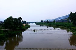 市街地の東側郊外を流れる南盤江