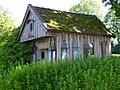 Kleine hölzerne Hofkapelle