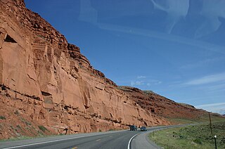 File:Red Cliff along US287 between Lander and Dubois in Wyoming.jpg