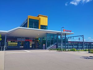 Rothwell railway station, Brisbane, Jan 2017.jpg