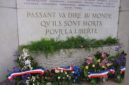 Retranscription : "Passant, va dire au monde qu'ils sont morts pour la liberté"