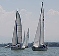 Scholtz 22 (links) neben der Sudar Regatta