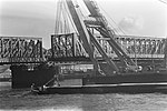 Sloop eerste Willemsbrug in 1981