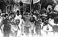 Presiden Soekarno dan rombongan meninjau daerah Maninjau, Sumatera Barat 10 Juni 1948 dalam rangka kunjungan kerja ke pulau Sumatera