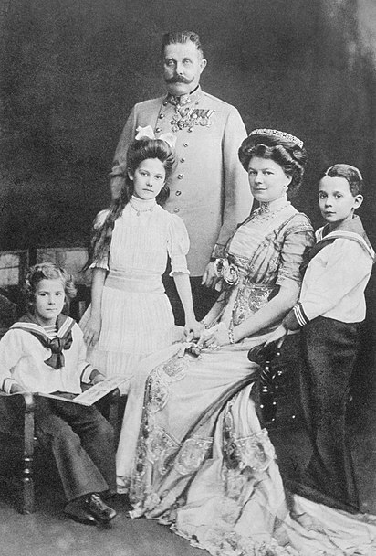  Archduke Franz Ferdinand (right) with his wife Sophie, Duchess of Hohenberg and their three children. 
