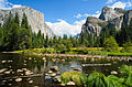 Rieka Merced tečie cez Yosemitské údolie, ktoré je hlavnou súčasťou Yosemitského národného parku a patrí medzi jeho hlavné turistické atraktivity