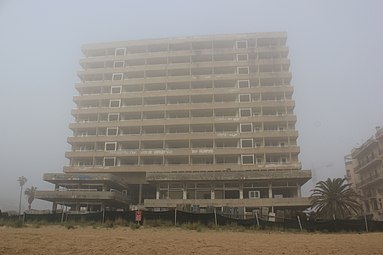 Hoteluri abandonate