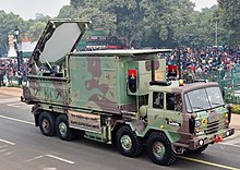 Радар обнаружения оружия (Swathi) проходит через Раджпат во время генеральной репетиции Парада в честь Дня Республики-2018 в Нью-Дели 23 января 2018 года.