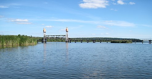 Пешеходный мост через Ижевский пруд в районе Воложки