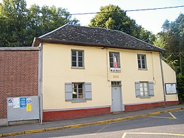 The town hall in Belloy-St-Léonard