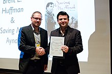 Брент Хаффман получает Почетную награду IDFA 2015 за «Спасение Меса Айнака».