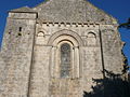 L'église romane, façade.