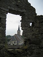 Ruines van het kasteel en de kerk