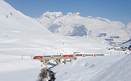 Glacier Express nedaleko Andermattu
