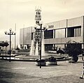 Nord-West-Zentrum, Bürgerhaus mit dem Brunnen von Hermann Göpfert