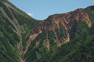 西から見たザラ峠