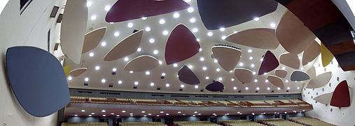 Panorámica de Las Nubes de Calder. Autor: Alexander Calder. Ubicación: Techo y paredes del Aula Magna