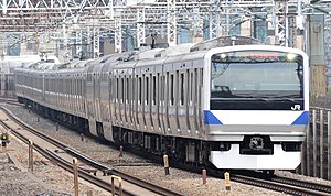 東海道本線、新橋 - 品川間を走行するE531系