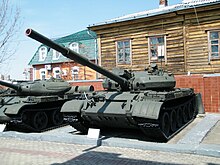 Т-62М с допълнителна броня на куполата и корпуса