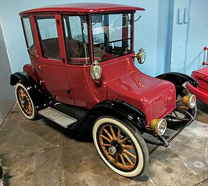 Detroit Electric 1911 года в Калифорнийском автомобильном мезее
