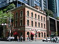 Bekas bangunan Bank of New South Wales, di sudut Bathurst Street