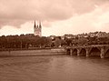 Le pont de Verdun face à la Cathédrale d'Angers