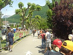 Vue en arrière sur la dernière ligne droite avant l’arrivée à Annecy-le-Vieux, sur la Marathon Race 2015