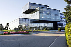 Az Arburg gépgyártó cég központja