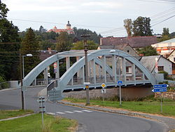 Most přes Nisu v Chotyni