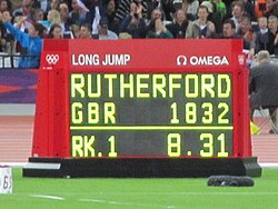Дистанция Грега Резерфорда после прыжка, завоевавшего золотую медаль (кроп) .jpg