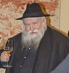 Hermann Nitsch am 28. März 2012 bei der Präsentation seines Weines im Gmoakeller (Wien).jpg