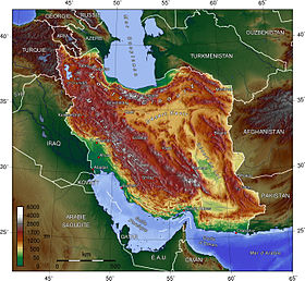 Carte topographique de l'Iran avec le Massif central iranien s'étendant en diagonale du Nord-Ouest au Sud-Est du pays, parallèle aux monts Zagros.