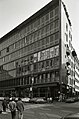 Edificio per uffici in corso Europa 10-12 (angolo via Felice Cavallotti), Milano. Costruito dal 1953 al 1959 (in collaborazione con A. Agostini).