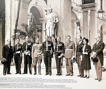 Милош Црњански и дипломатски кор југословенске амбасаде у Италији, Рим, 1939.