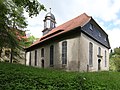 Evangelische Pfarrkirche mit künstlerischer Ausstattung und Kirchhof