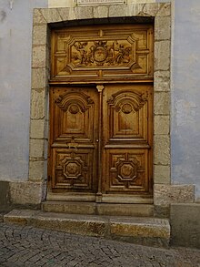 Porte de la maison du pape