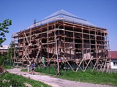 El Bejt-ha-kneset sinagoga durante la reconstrucción