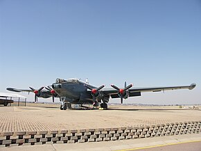 退役後Swartkop空軍基地に展示されている南アフリカ空軍のアブロ シャクルトン Mk 3, SAAF 1721