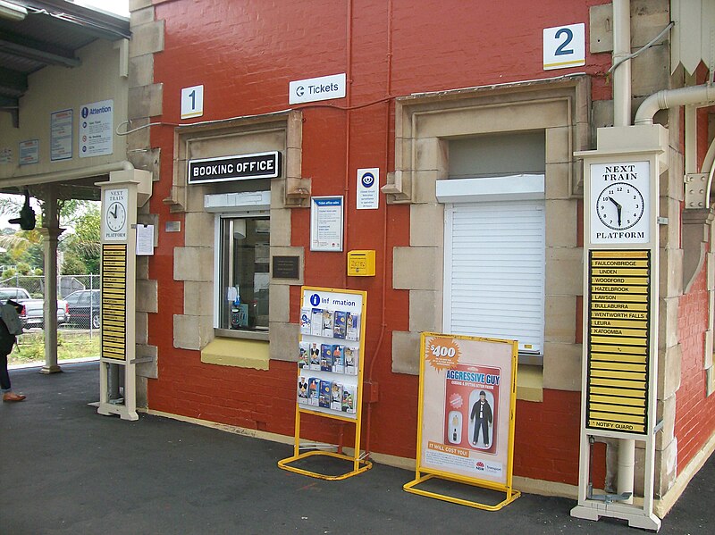 File:Springwood railway station ticket office.jpg