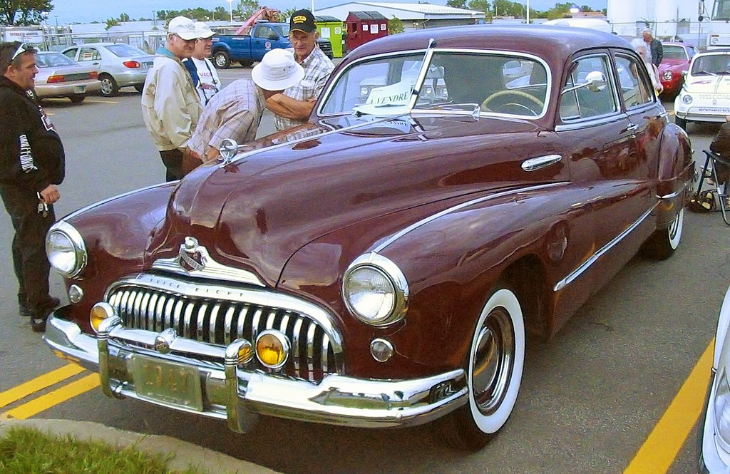 File'47 Buick Eight Auto classique VACM mardis 