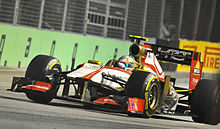 Photographie de Narain Karthikeyan à Singapour