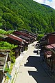 鎮神社境内から見た奈良井宿上町付近の町並。屋根勾配は3/10の緩勾配。