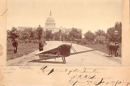 Travois de blessé de guerre, ici disposé devant le capitole (Washington), en 1918.