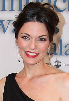 Alana de la Garza 2013 (cropped).jpg