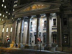 Février 2014 Le siège social de la Banque de Montréal, au 129, rue Saint-Jacques, construit en 1845 sur des plans de John Wells