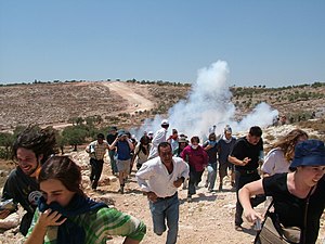 פיזור הפגנה נגד גדר ההפרדה בבלעין Bil'in, demo...