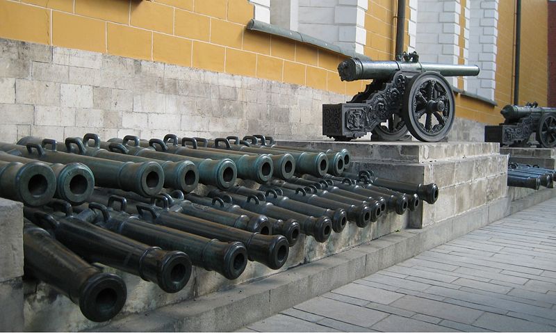 800px-Cannons_kremlin.jpg