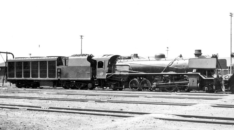 No. 2485 as experimental condensing locomotive with Type CL tender, c. 1950