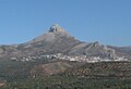 Cogollos Vega bajo el Peñón de la Mata (1.668 m) Sierra de Cogollos.